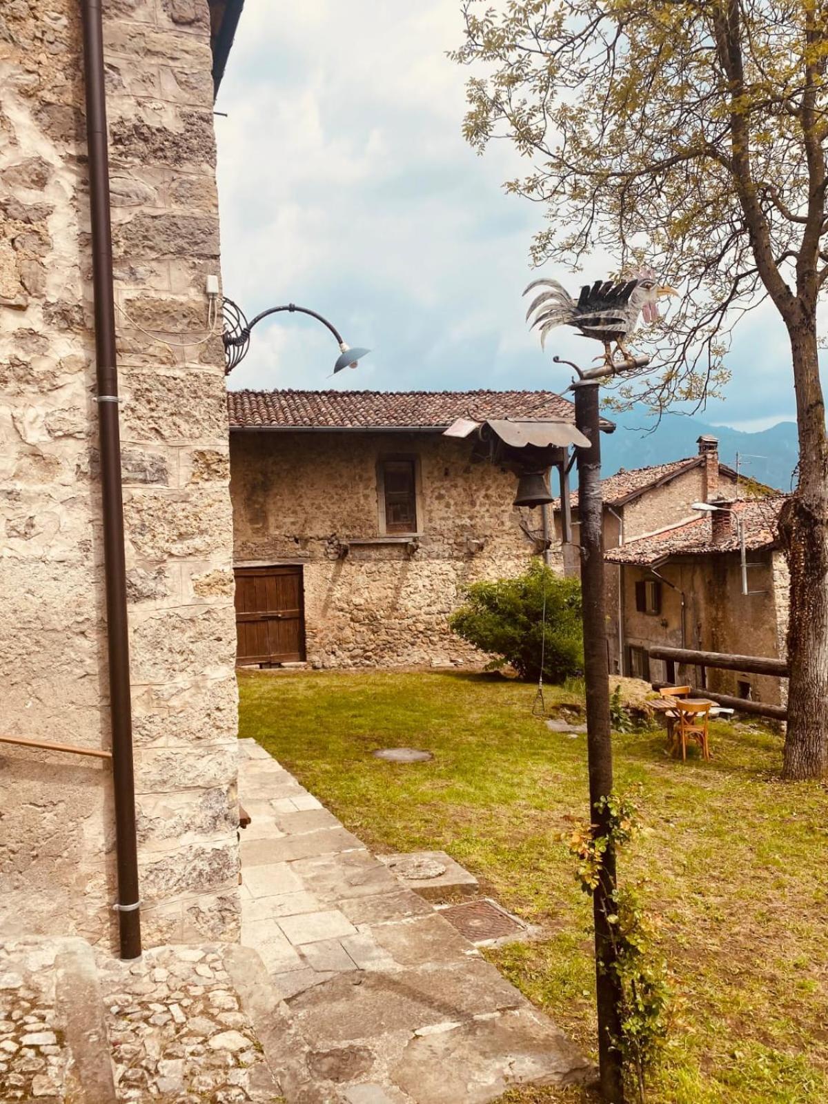 Madonna della Costa Dossena Dimora Storica Al Lac Conte Tomaselliヴィラ エクステリア 写真
